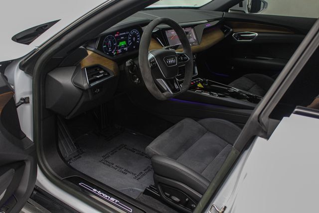 Used 2023 Audi e-tron GT Prestige w/ Prestige Package AWD/4WD image 12