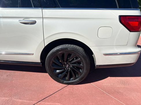 Used 2021 Lincoln Navigator L Reserve AWD/4WD image 36