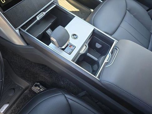 New 2026 Land Rover Range Rover Long Wheelbase SE AWD/4WD image 25