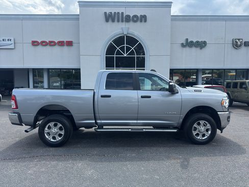 Used 2024 RAM 2500 Big Horn AWD/4WD image 1