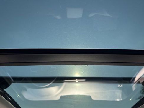 Used 2025 Volkswagen Taos SE image 16