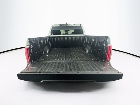 Used 2024 Toyota Tundra Limited AWD/4WD image 28