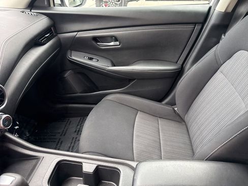 Used 2024 Nissan Sentra SV FWD image 25