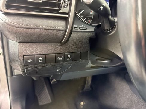 Used 2022 Toyota Camry SE FWD image 14