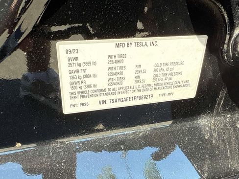 Used 2023 Tesla Model Y Long Range AWD/4WD image 32