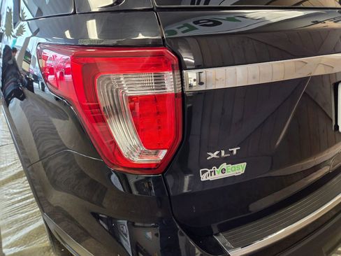 Used 2018 Ford Explorer XLT w/ Equipment Group 201A image 12