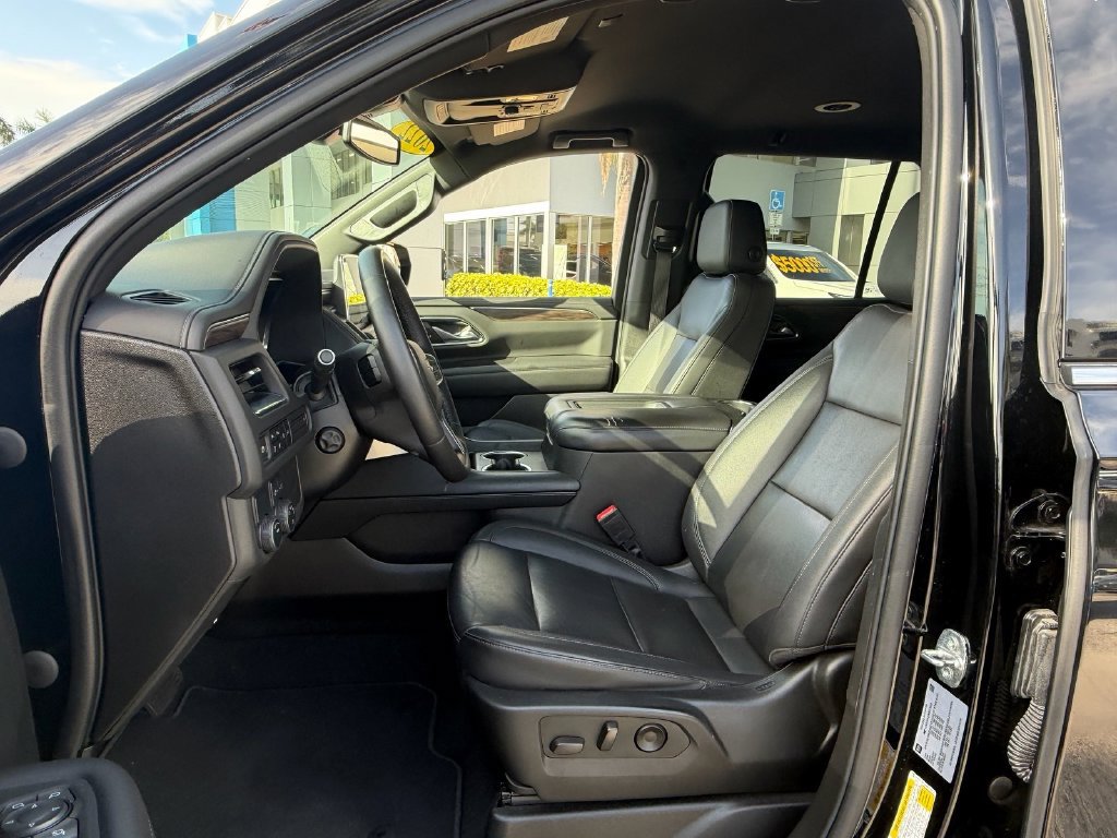 Used 2022 Chevrolet Tahoe LT w/ Luxury Package RWD image 9