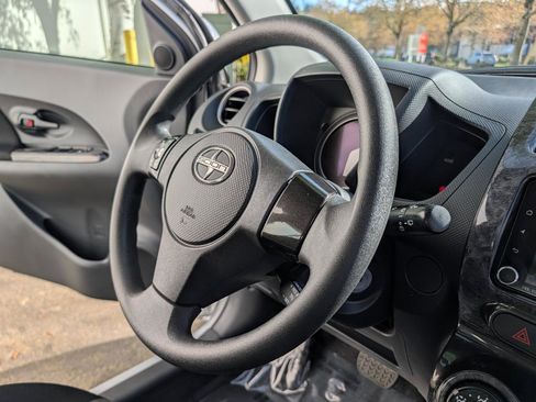 Used 2009 Scion xD image 14