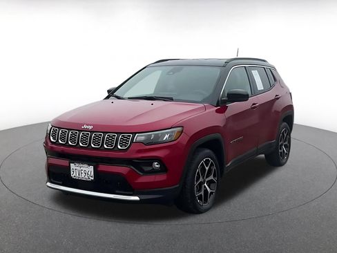 Used 2025 Jeep Compass Limited image 7