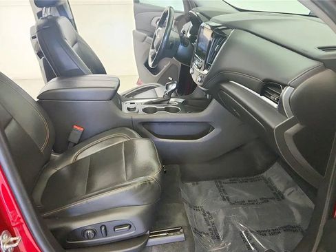 Used 2021 Chevrolet Traverse Premier AWD/4WD image 38
