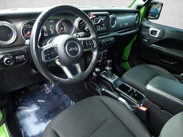 Used 2018 Jeep Wrangler Unlimited Sahara w/ Cold Weather Group AWD/4WD image 10
