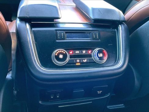 Used 2018 Lincoln Navigator L Reserve w/ Technology Package image 32