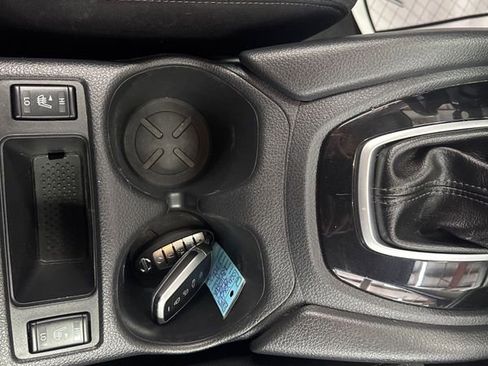 Used 2020 Nissan Rogue SV AWD/4WD image 17
