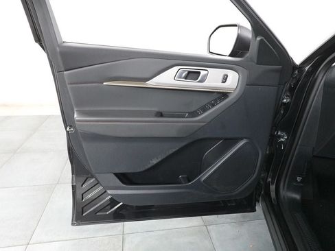 Certified 2025 Ford Explorer Active w/ Active Comfort Package AWD/4WD image 23