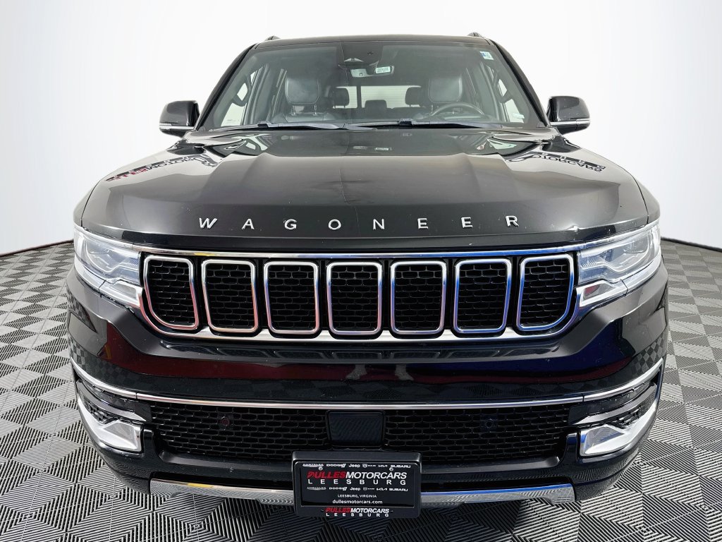 Used 2024 Jeep Wagoneer L Series III w/ Flexible Seating Group AWD/4WD image 2