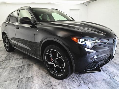 Used 2024 Alfa Romeo Stelvio Ti image 3