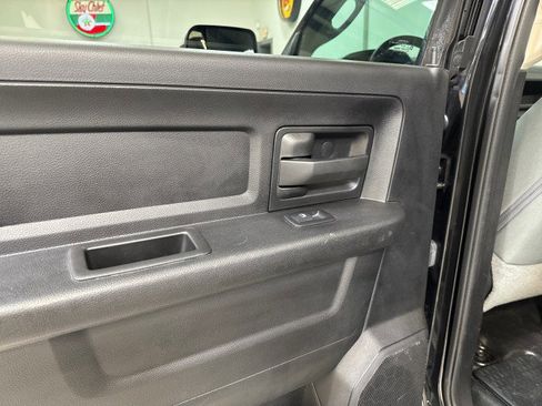 Used 2018 RAM 2500 Tradesman w/ Chrome Appearance Group image 36