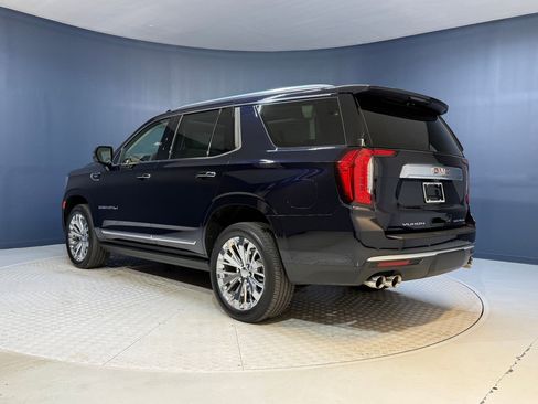 Used 2021 GMC Yukon Denali w/ Denali Premium Package image 3