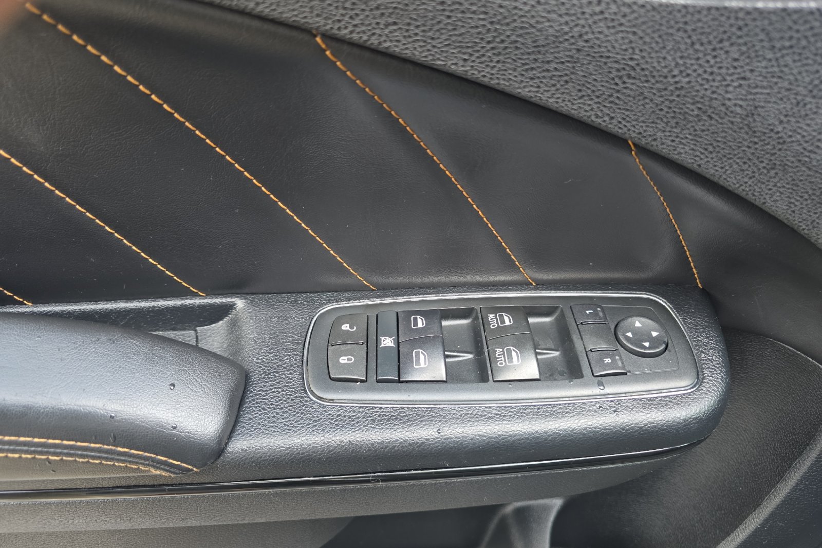 Used 2017 Dodge Charger R/T RWD image 11