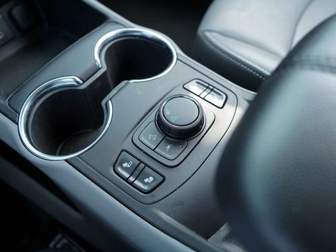 Used 2024 GMC Terrain SLT image 27