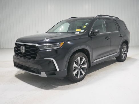 Used 2023 Honda Pilot Elite image 1