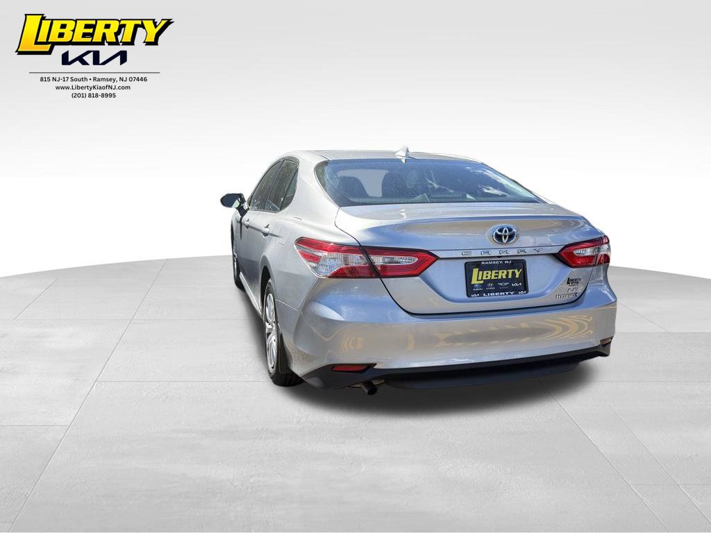 Used 2020 Toyota Camry LE FWD image 5