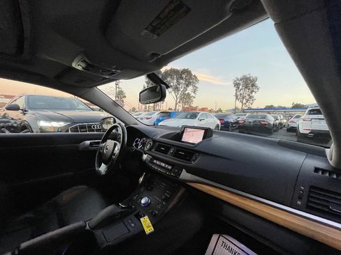 Used 2013 Lexus CT 200h image 12
