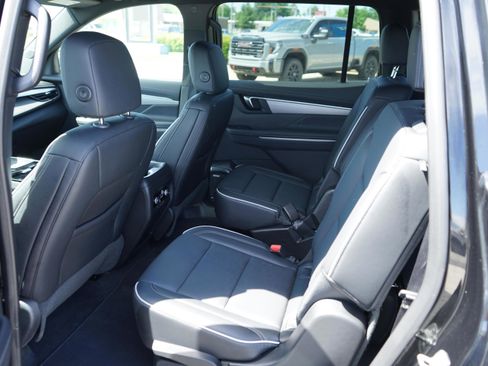 Used 2025 Buick Enclave Preferred FWD image 20