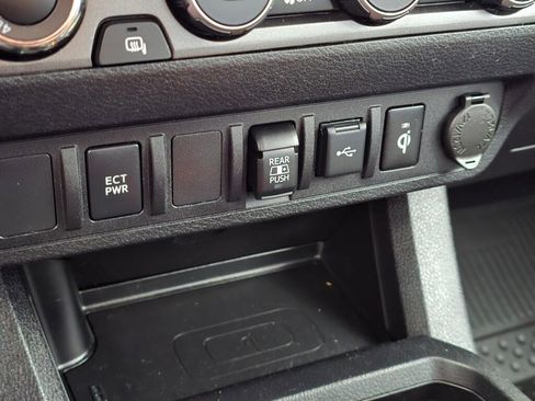 Used 2023 Toyota Tacoma TRD Off-Road image 35