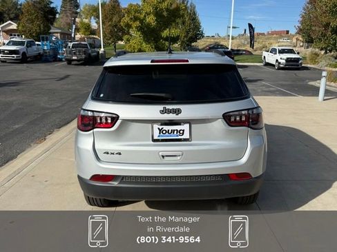 New 2025 Jeep Compass Latitude w/ Sun & Sound Group image 9