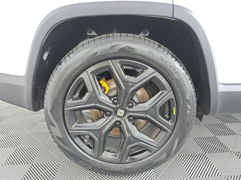 Used 2023 Rivian R1S Adventure AWD/4WD image 12