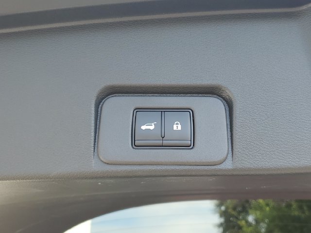 Certified 2025 Nissan Rogue SL w/ SL Premium Package FWD image 11