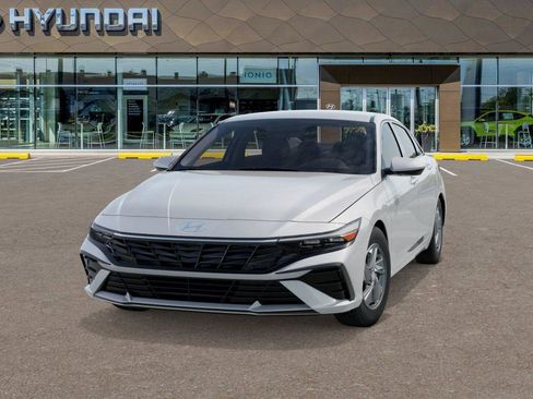 New 2026 Hyundai Elantra SE image 6