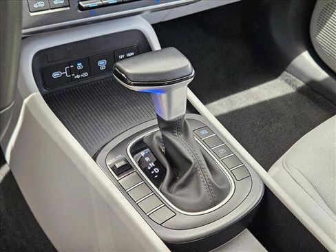Used 2025 Hyundai Kona SEL FWD image 12