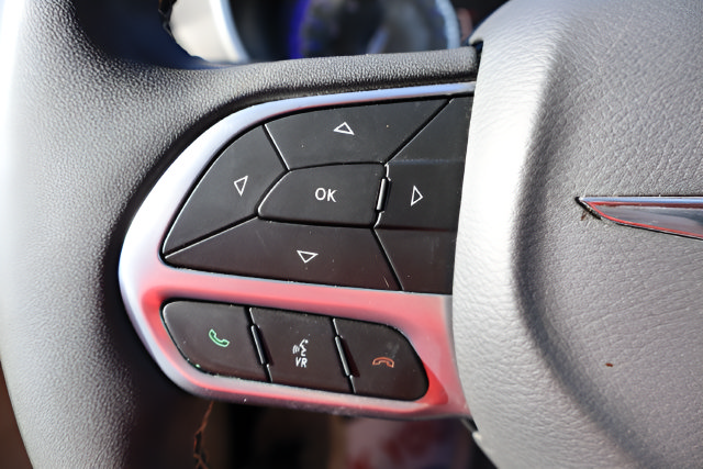 Used 2023 Chrysler Pacifica Touring-L FWD image 29