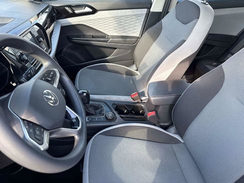 Certified 2022 Volkswagen Taos S image 21