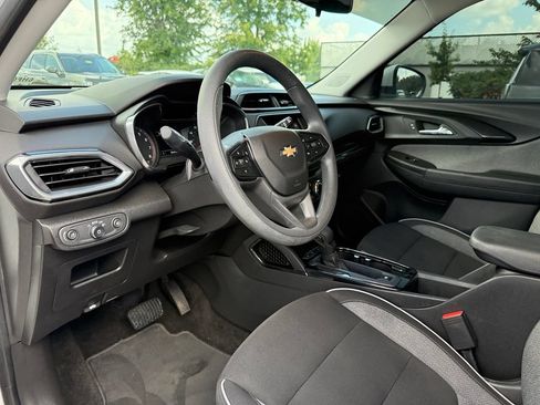 Used 2023 Chevrolet TrailBlazer LT FWD image 25