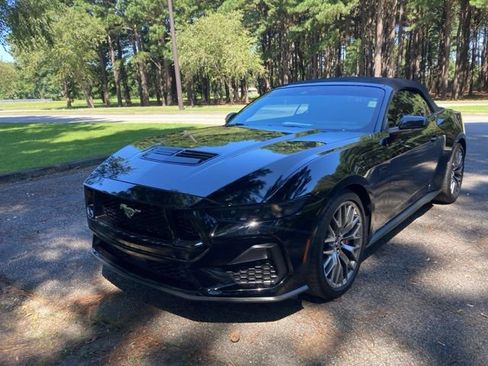 Used 2025 Ford Mustang GT Premium image 40