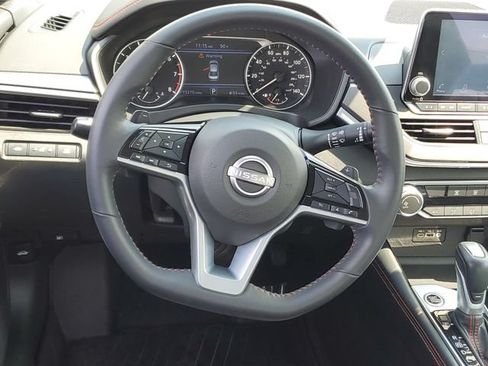 Certified 2025 Nissan Altima 2.5 SR AWD/4WD image 11