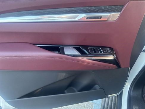 Certified 2025 Cadillac Escalade ESV Sport w/ Touring Package image 15