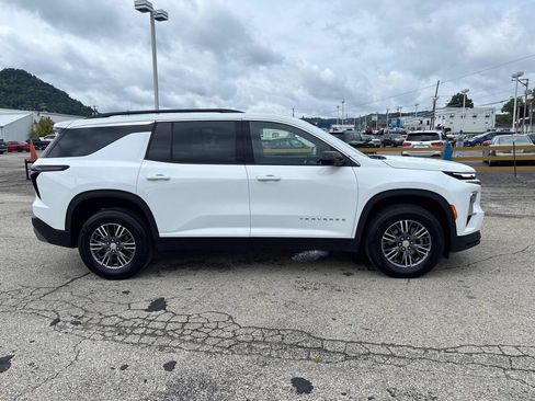 Used 2026 Chevrolet Traverse LT AWD/4WD image 6