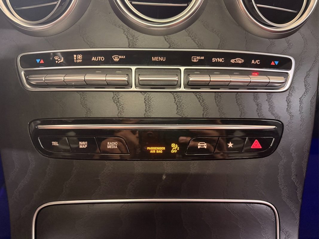 Used 2023 Mercedes-Benz GLC 300 4MATIC Coupe image 21