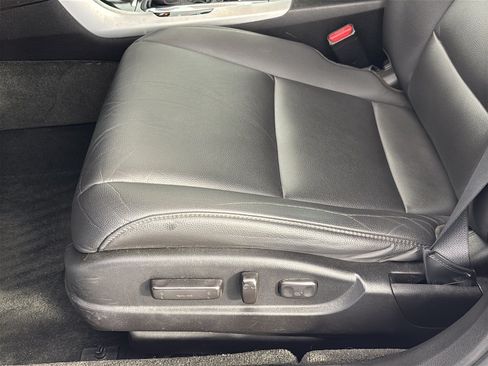 Used 2018 Acura TLX FWD image 16