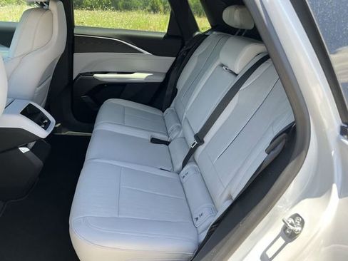 New 2025 Cadillac Lyriq Luxury image 27