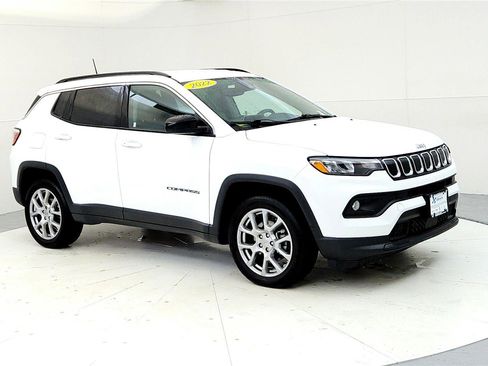 Used 2022 Jeep Compass Latitude image 7