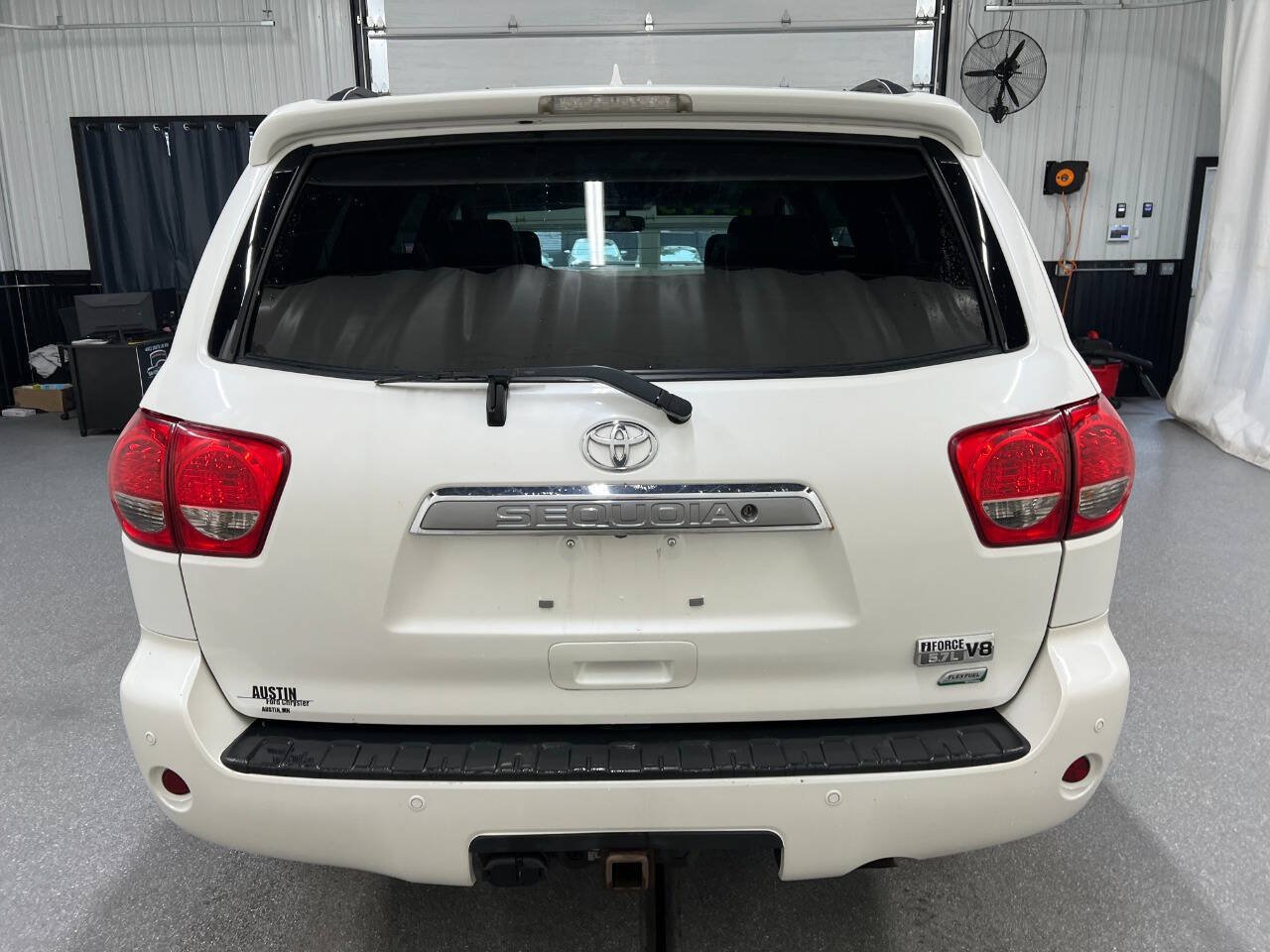 Used 2014 Toyota Sequoia Platinum AWD/4WD image 5