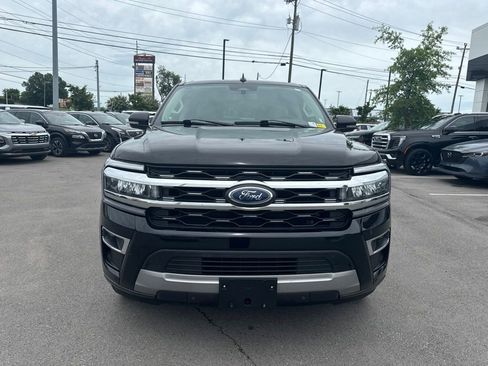 Used 2024 Ford Expedition Limited AWD/4WD image 2