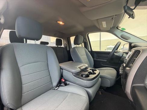 Used 2017 RAM 1500 Express AWD/4WD image 11