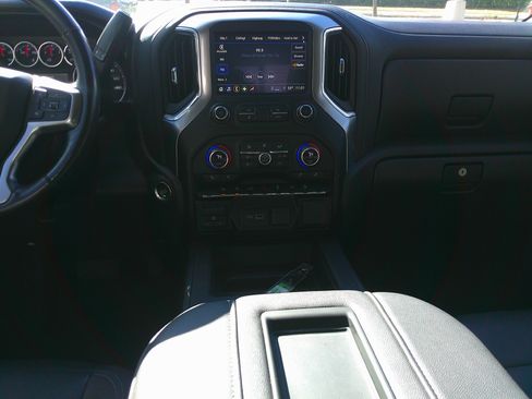 Used 2021 Chevrolet Silverado 1500 LT Trail Boss w/ Convenience Package II image 31