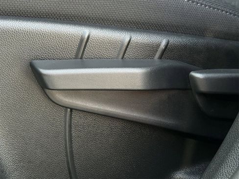 Used 2025 Chevrolet Equinox LT image 21